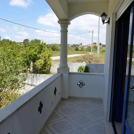 Casa Cecilia Seaside Serenity And Coastal Charm Coimbrão